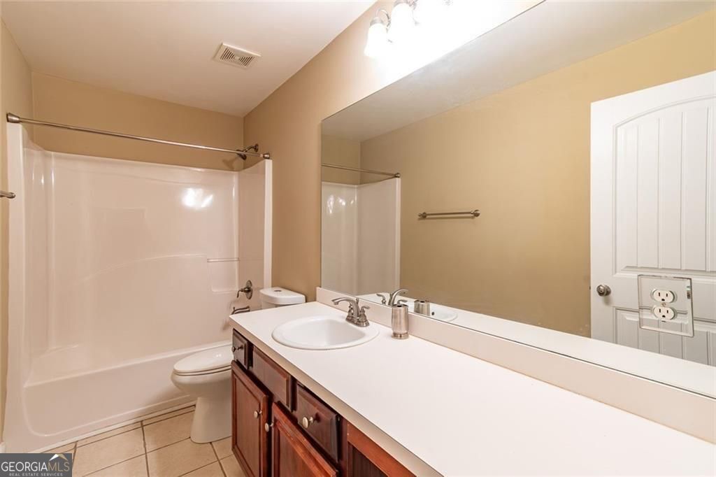 2208 Clarendon Court Conyers GA 30012