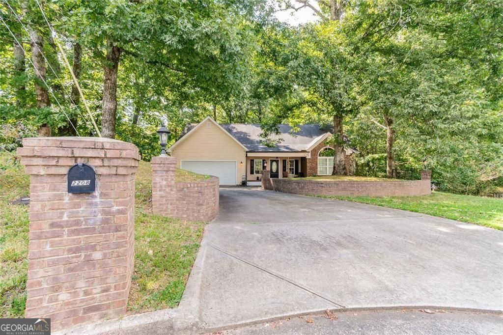 2208 Clarendon Court Conyers GA 30012