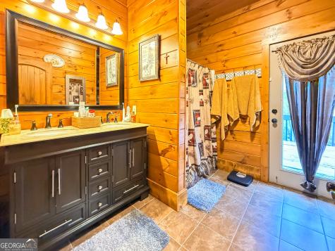 186 Holly Lane Cleveland GA 30528