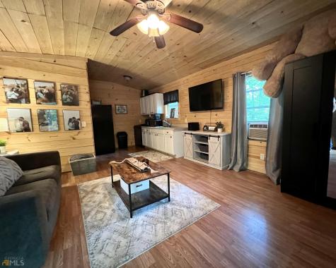 186 Holly Lane Cleveland GA 30528