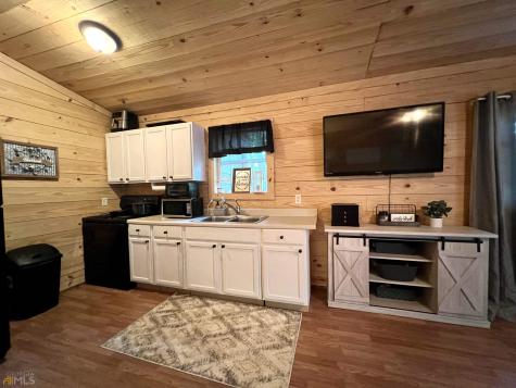 186 Holly Lane Cleveland GA 30528