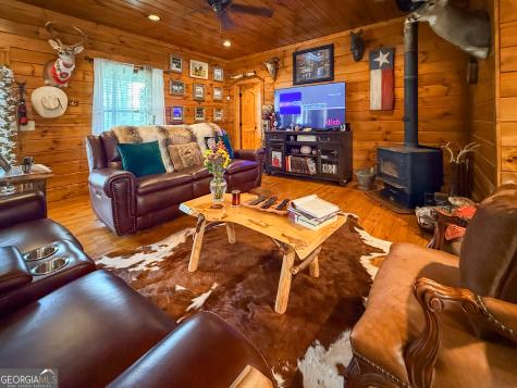 186 Holly Lane Cleveland GA 30528