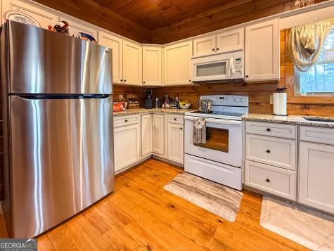 186 Holly Lane Cleveland GA 30528