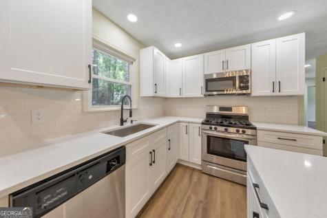 1006 Pinetree Court Powder Springs GA 30127