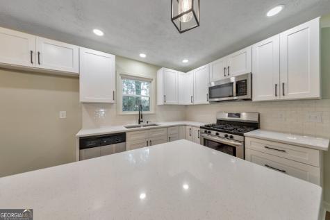 1006 Pinetree Court Powder Springs GA 30127