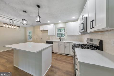 1006 Pinetree Court Powder Springs GA 30127