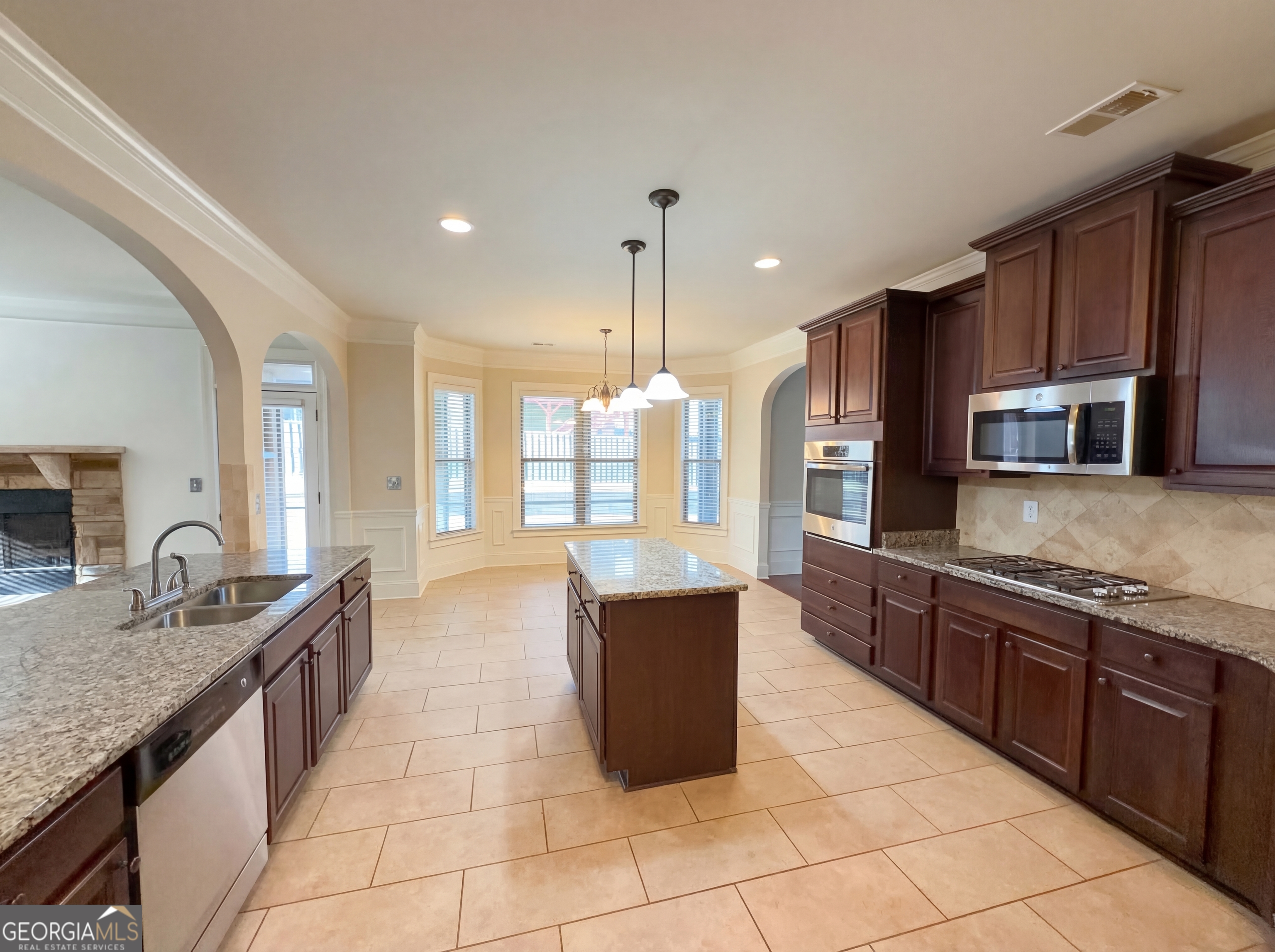 411 Little Carter Cove Loganville GA 30052