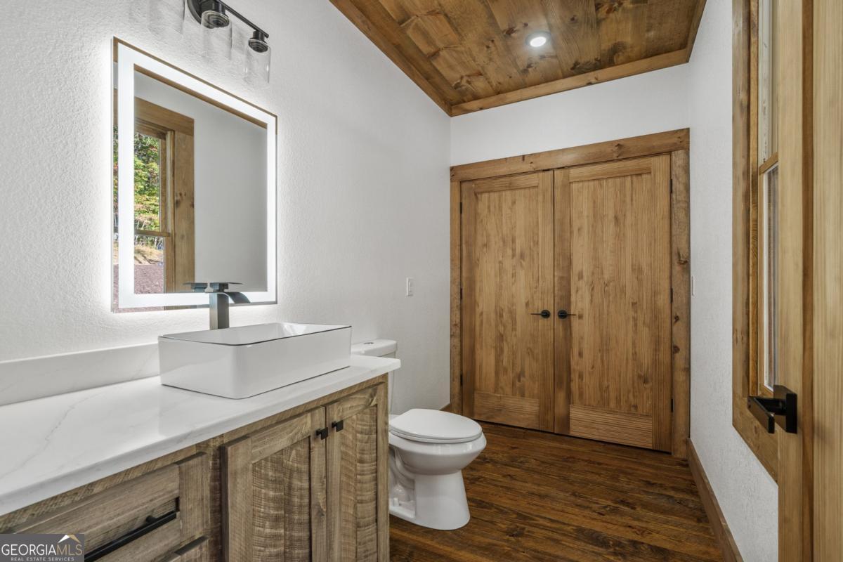 65 Wolf Creek Heights Mineral Bluff GA 30559