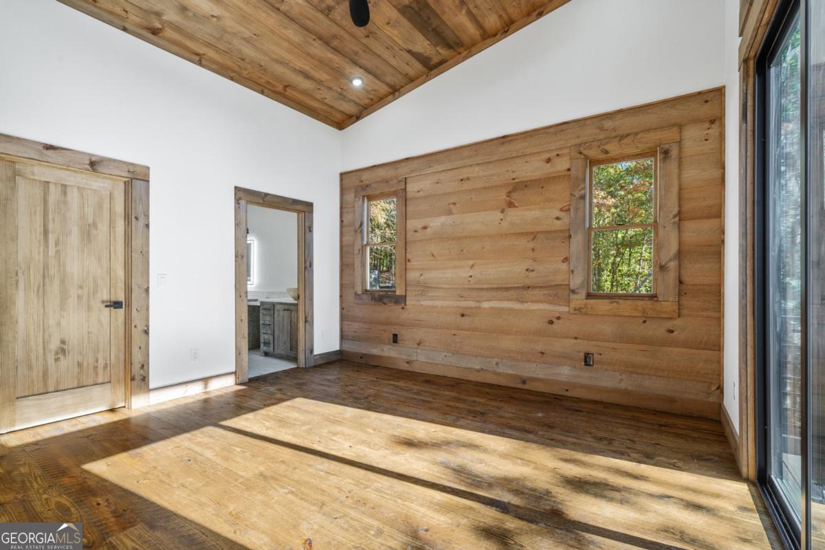 65 Wolf Creek Heights Mineral Bluff GA 30559
