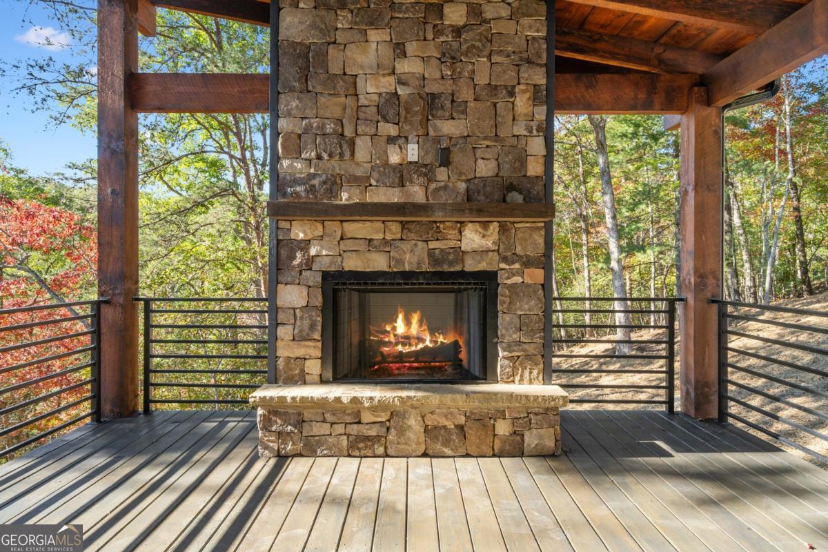 65 Wolf Creek Heights Mineral Bluff GA 30559