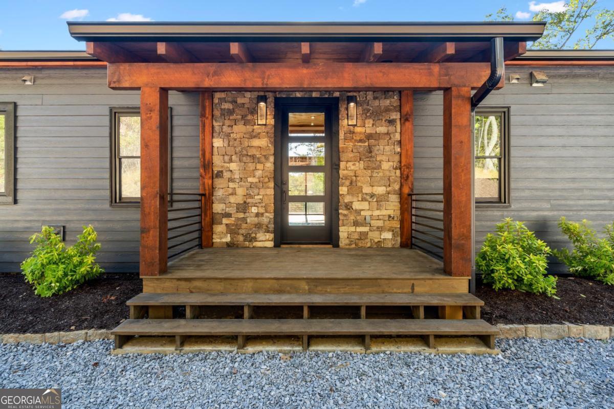 65 Wolf Creek Heights Mineral Bluff GA 30559