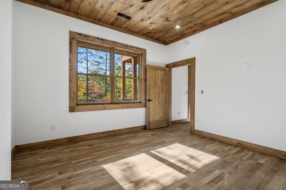 65 Wolf Creek Heights Mineral Bluff GA 30559