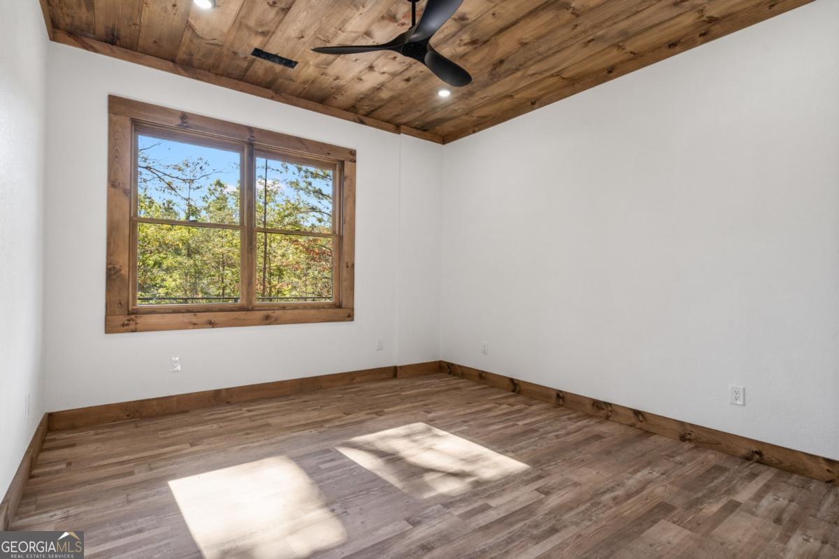 65 Wolf Creek Heights Mineral Bluff GA 30559