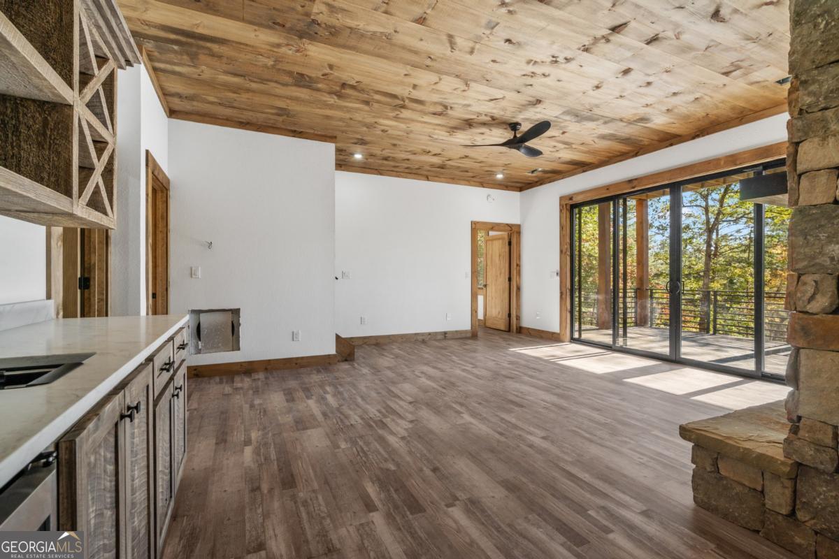 65 Wolf Creek Heights Mineral Bluff GA 30559