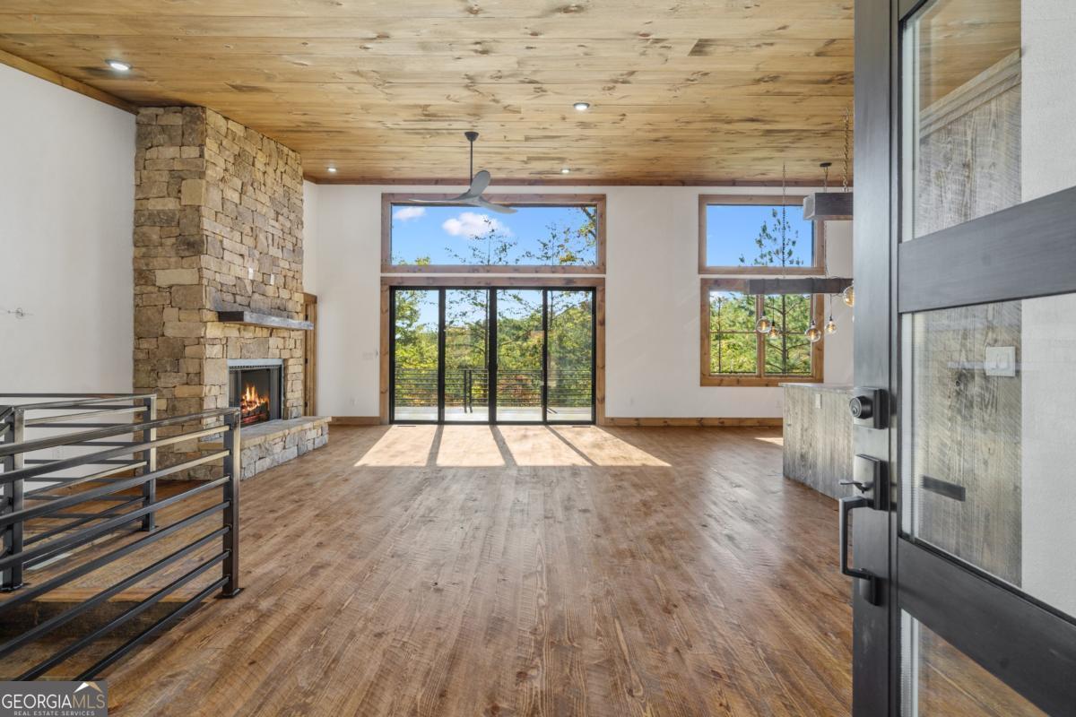 65 Wolf Creek Heights Mineral Bluff GA 30559