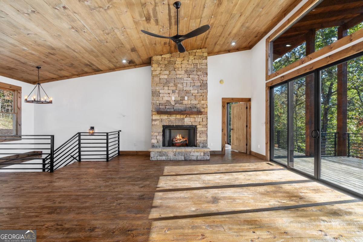 65 Wolf Creek Heights Mineral Bluff GA 30559