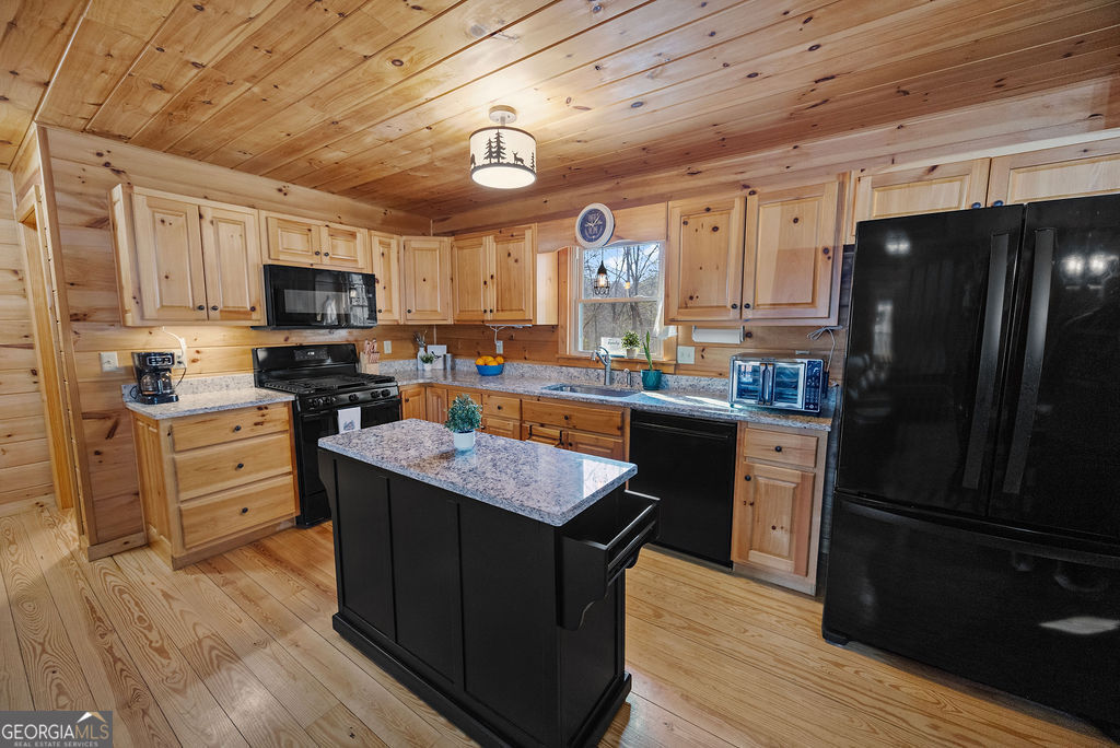 612 Medina Court Ellijay GA 30540