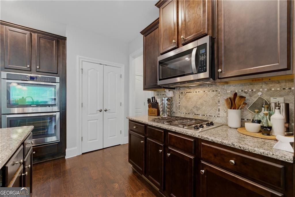 2811 Magnolia Creek Drive Kennesaw GA 30152
