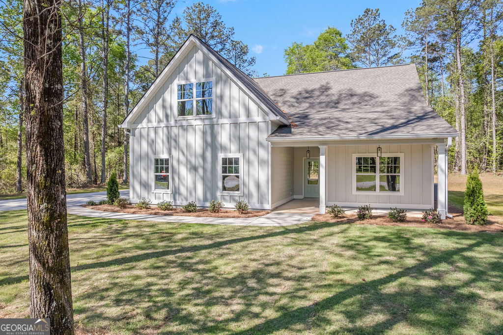 1685 Sewell Road Grantville GA 30220