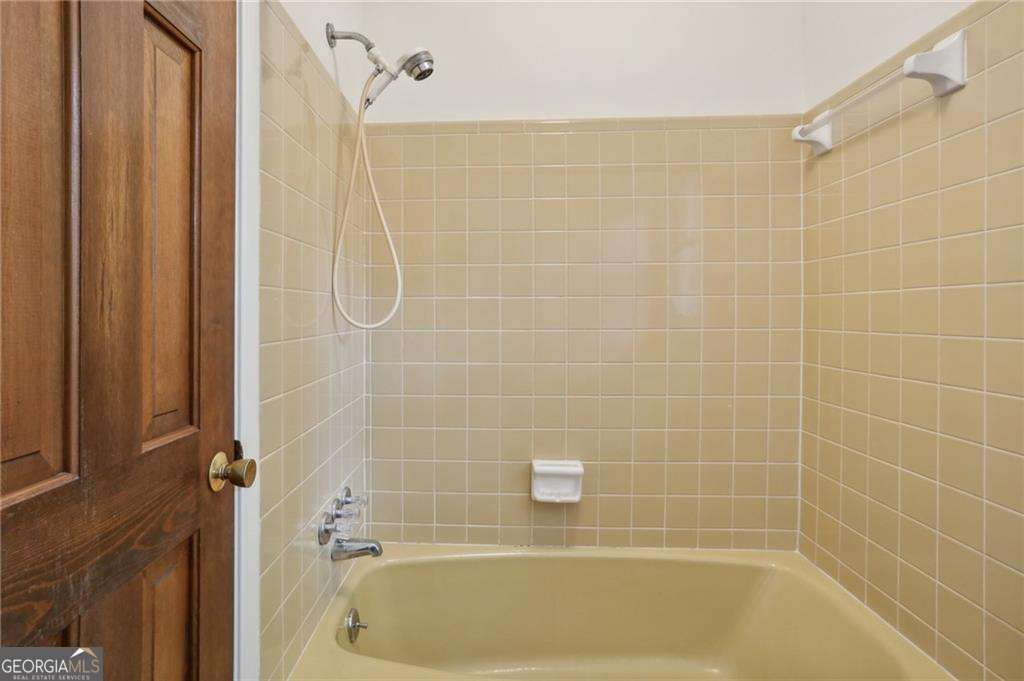 5622 Williamsburg Drive Norcross GA 30093