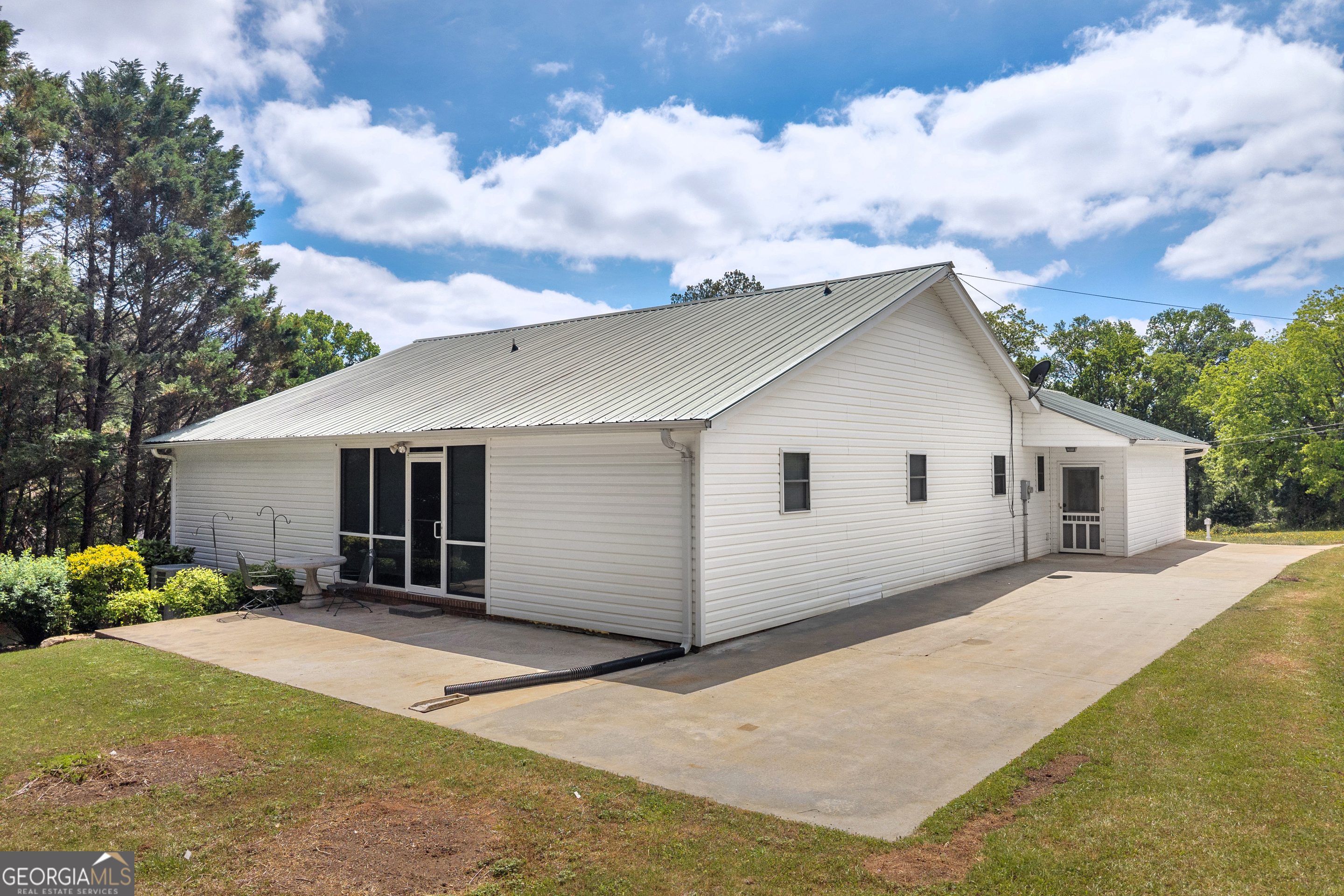 99 Parker Street Carnesville GA 30521