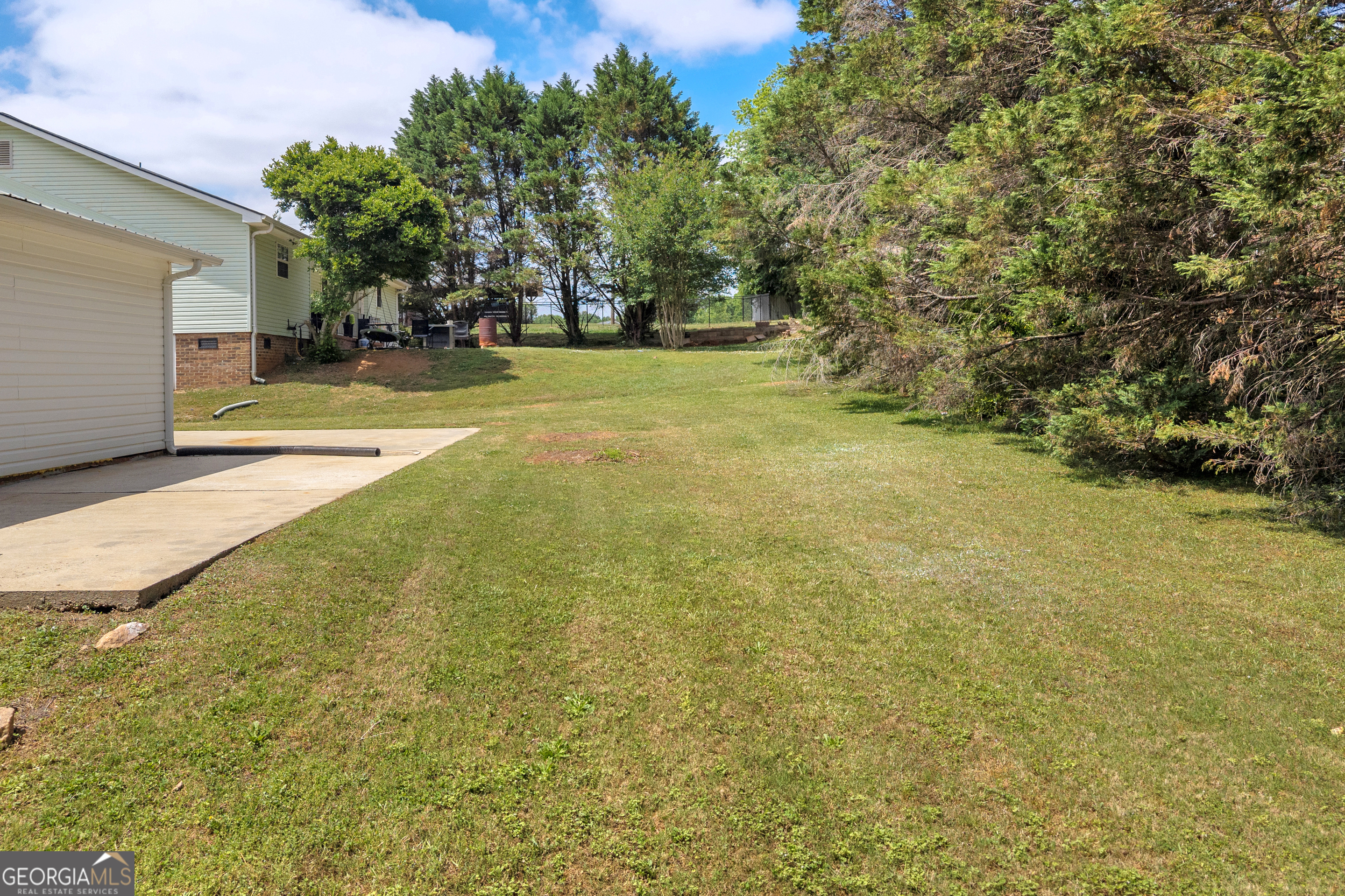 99 Parker Street Carnesville GA 30521