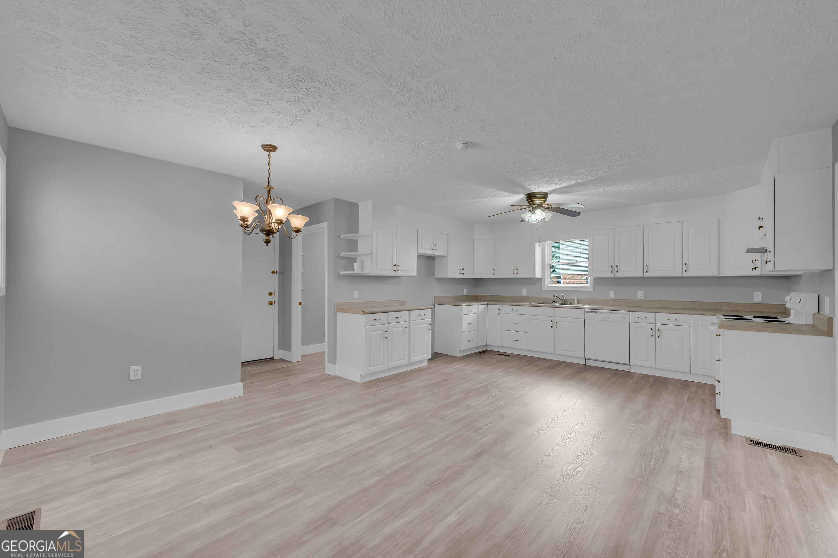 99 Parker Street Carnesville GA 30521