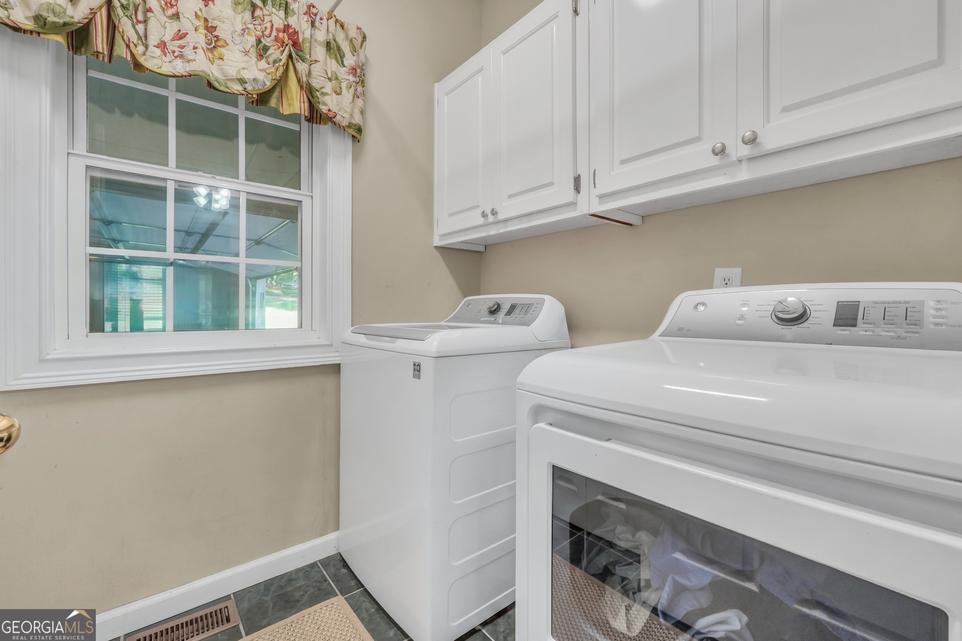 561 Harbour Shores Drive Jackson GA 30233