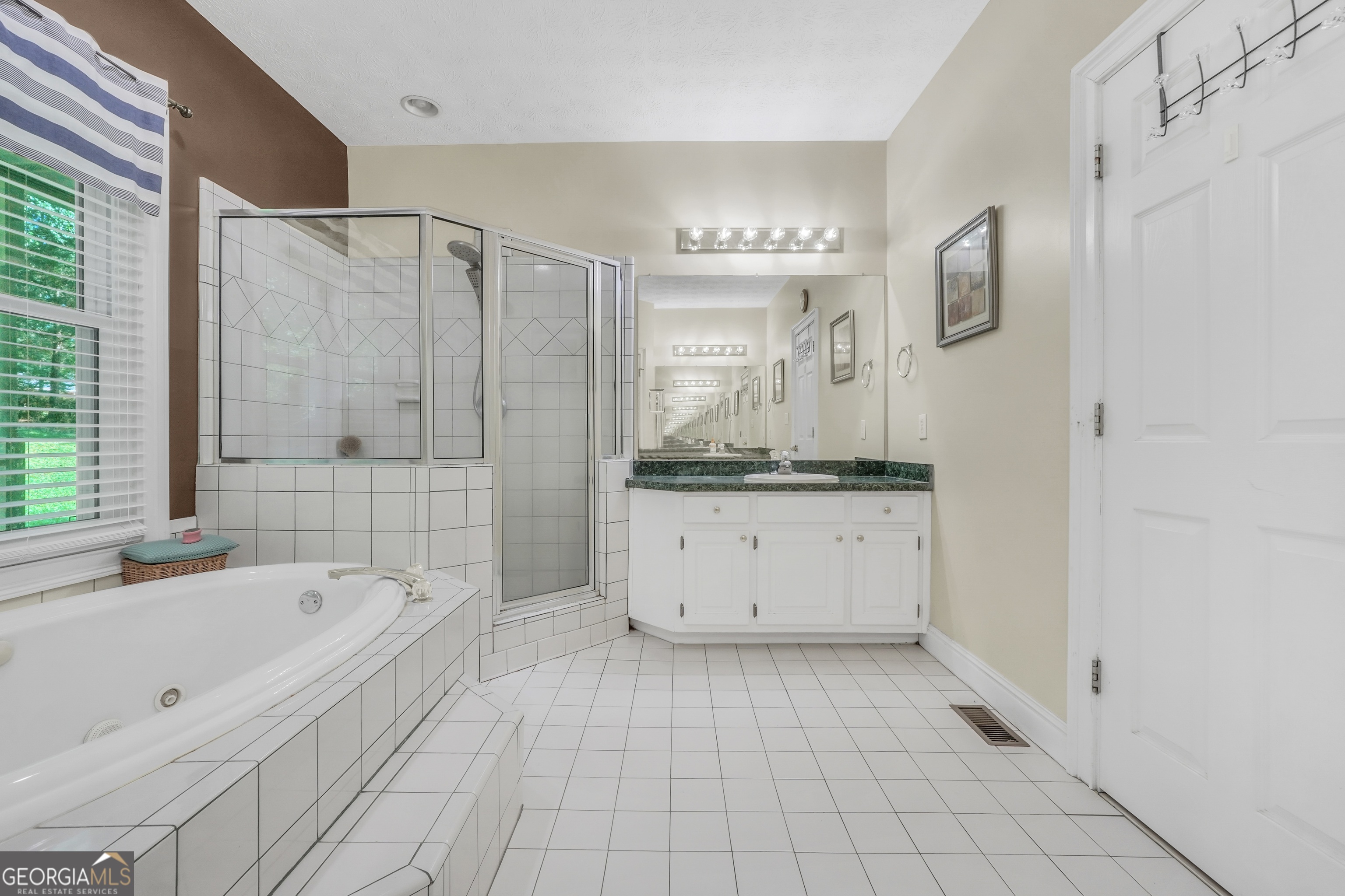 561 Harbour Shores Drive Jackson GA 30233