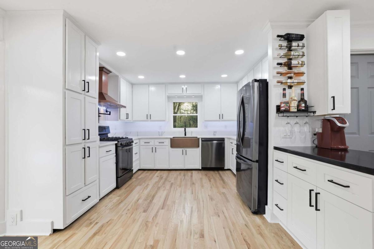 9785 La View Circle Roswell GA 30075