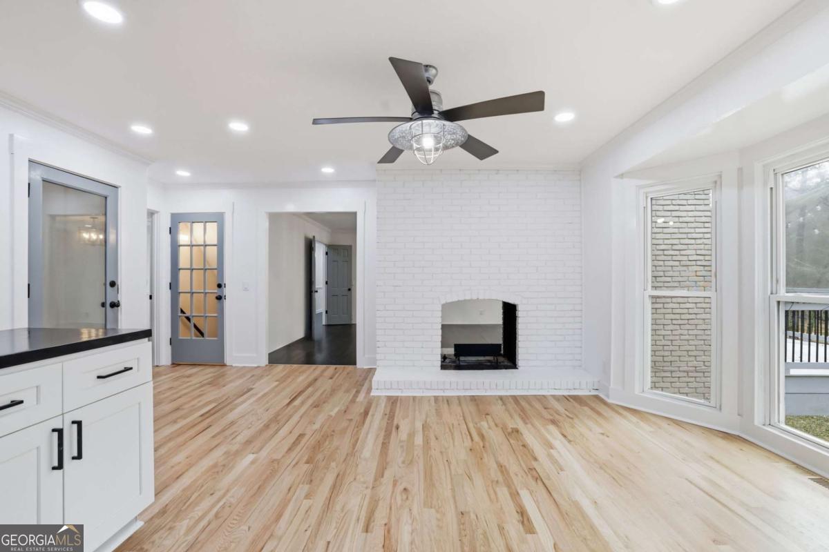 9785 La View Circle Roswell GA 30075