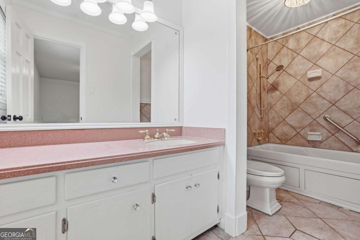 9785 La View Circle Roswell GA 30075