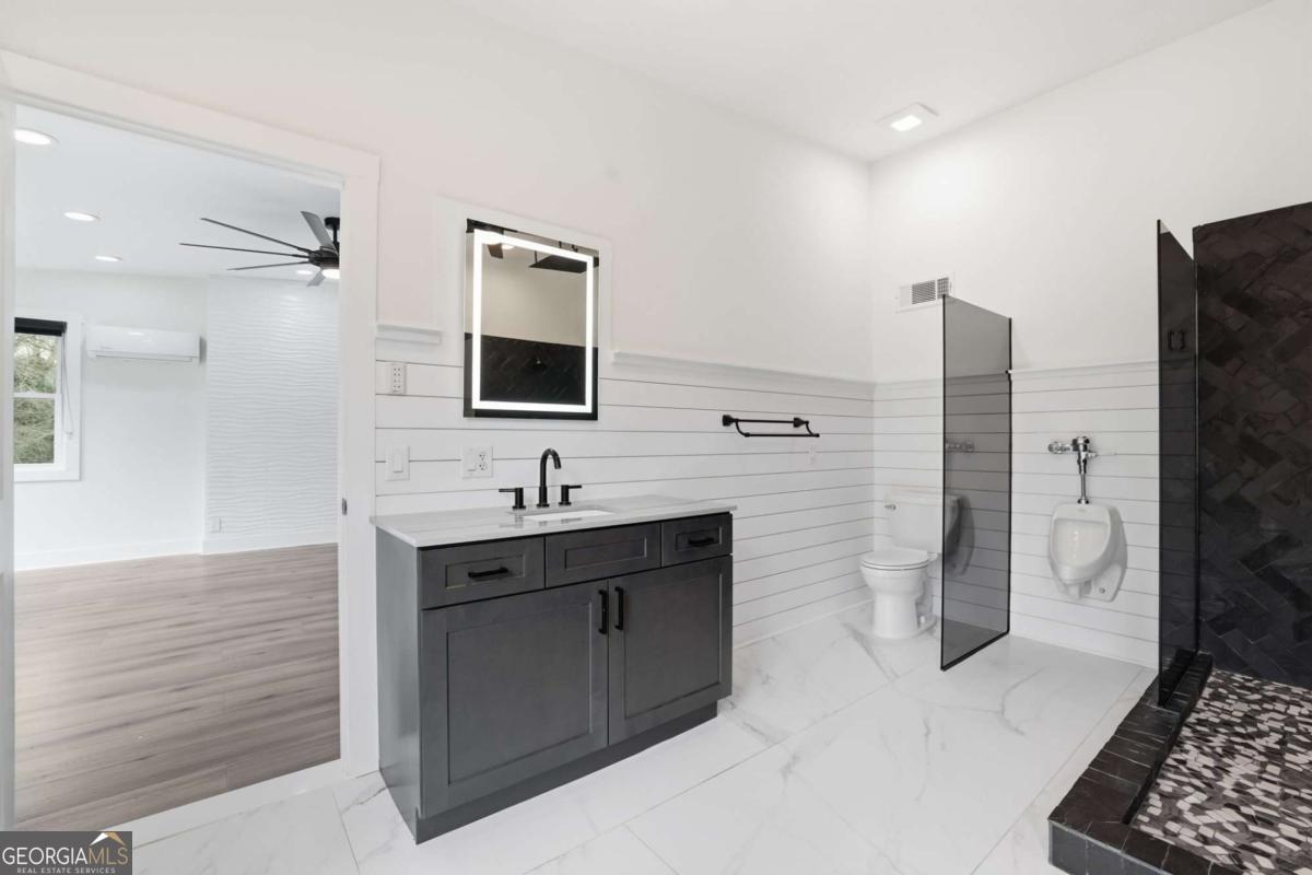9785 La View Circle Roswell GA 30075