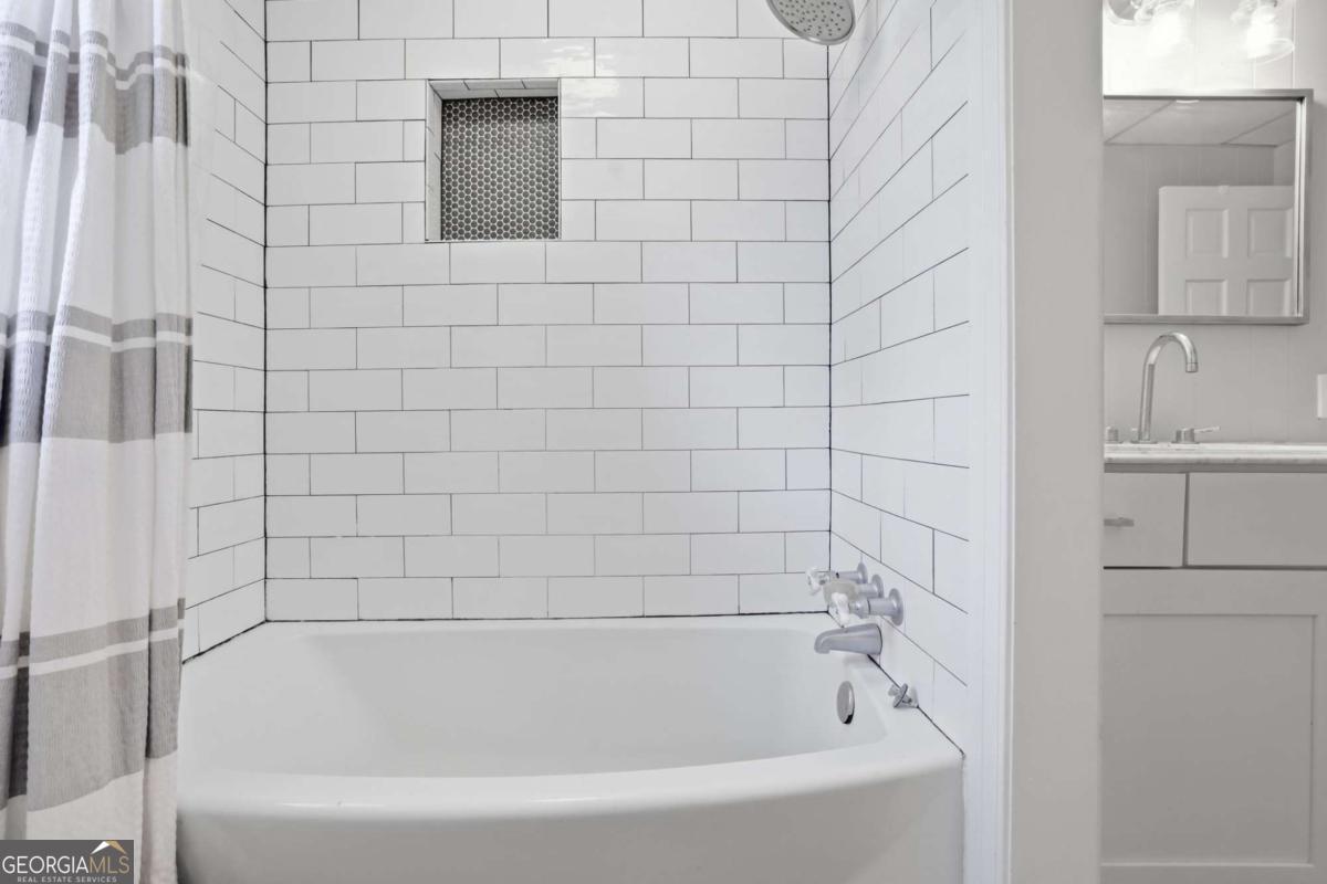 9785 La View Circle Roswell GA 30075