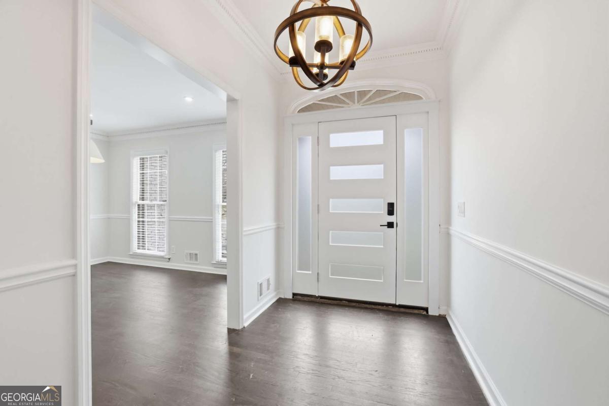 9785 La View Circle Roswell GA 30075