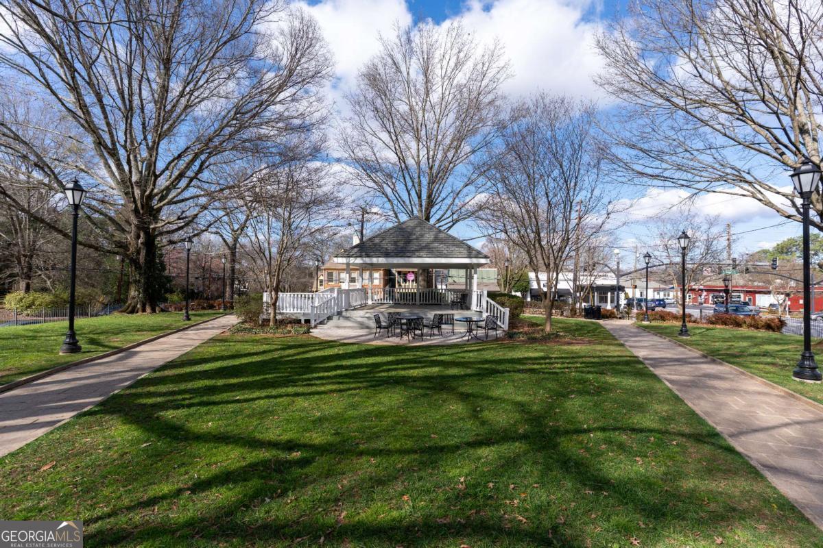 9785 La View Circle Roswell GA 30075