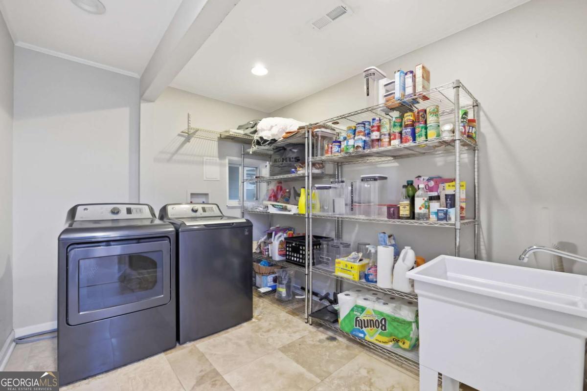 9785 La View Circle Roswell GA 30075