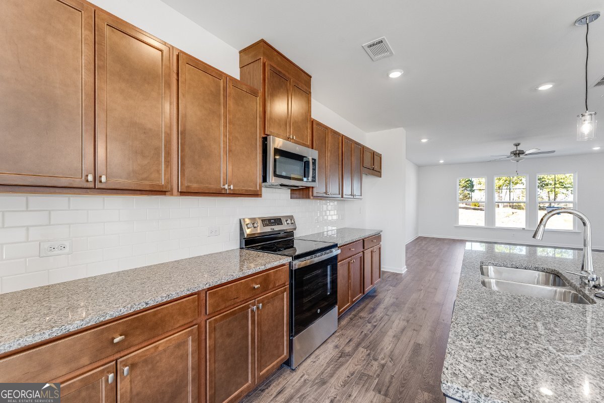 3076 Hudson Glen Way Dacula GA 30019