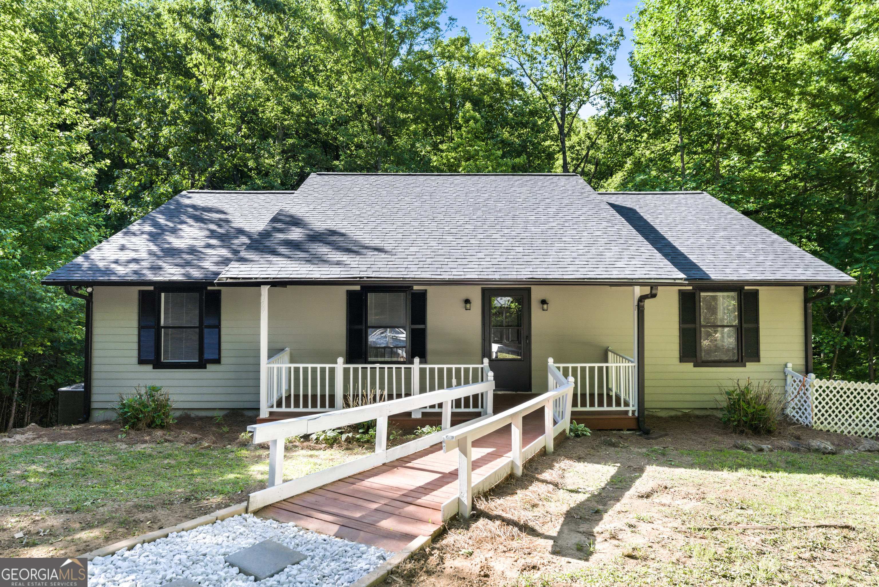 1029 Woodlawn Drive Cleveland GA 30528