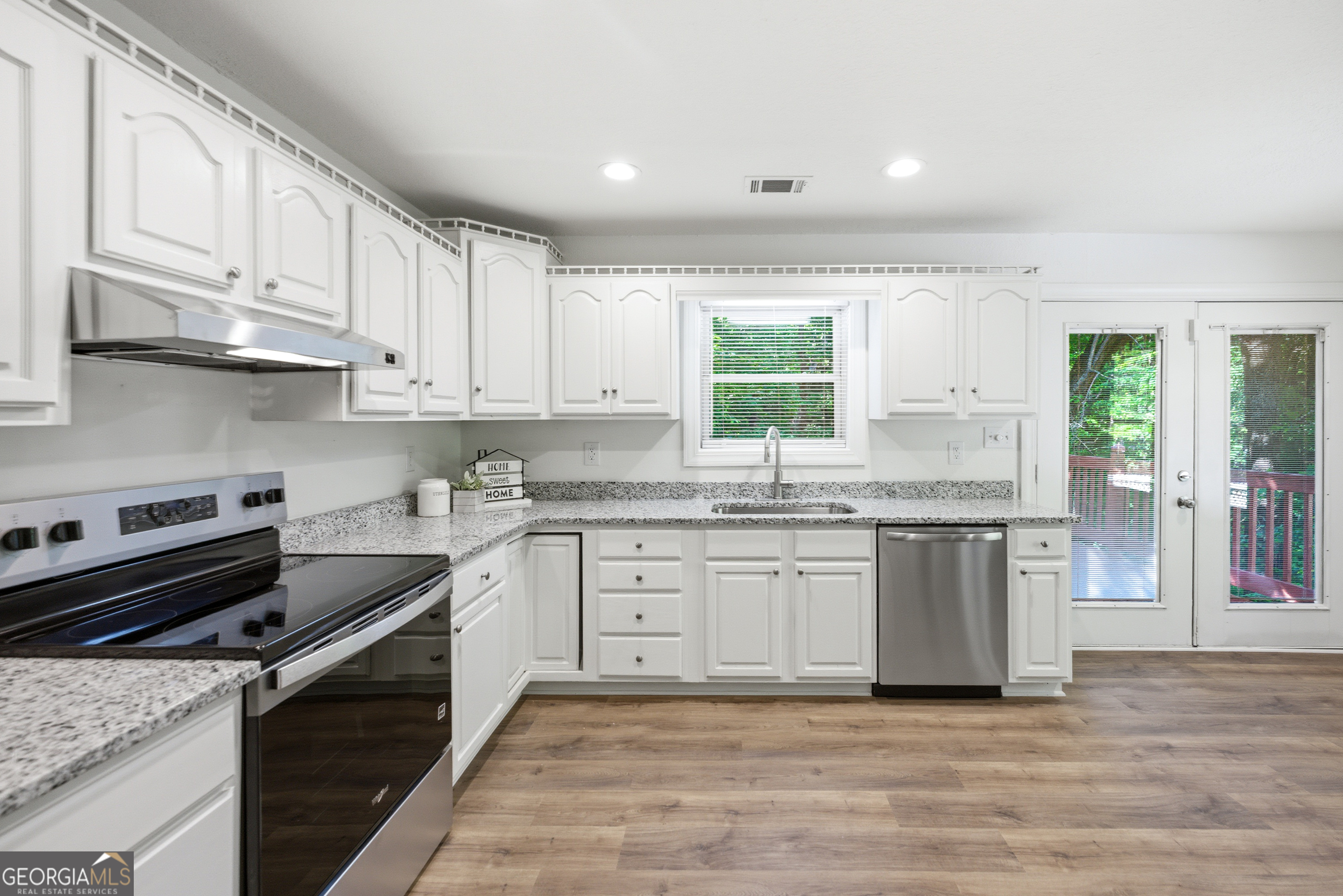 1029 Woodlawn Drive Cleveland GA 30528