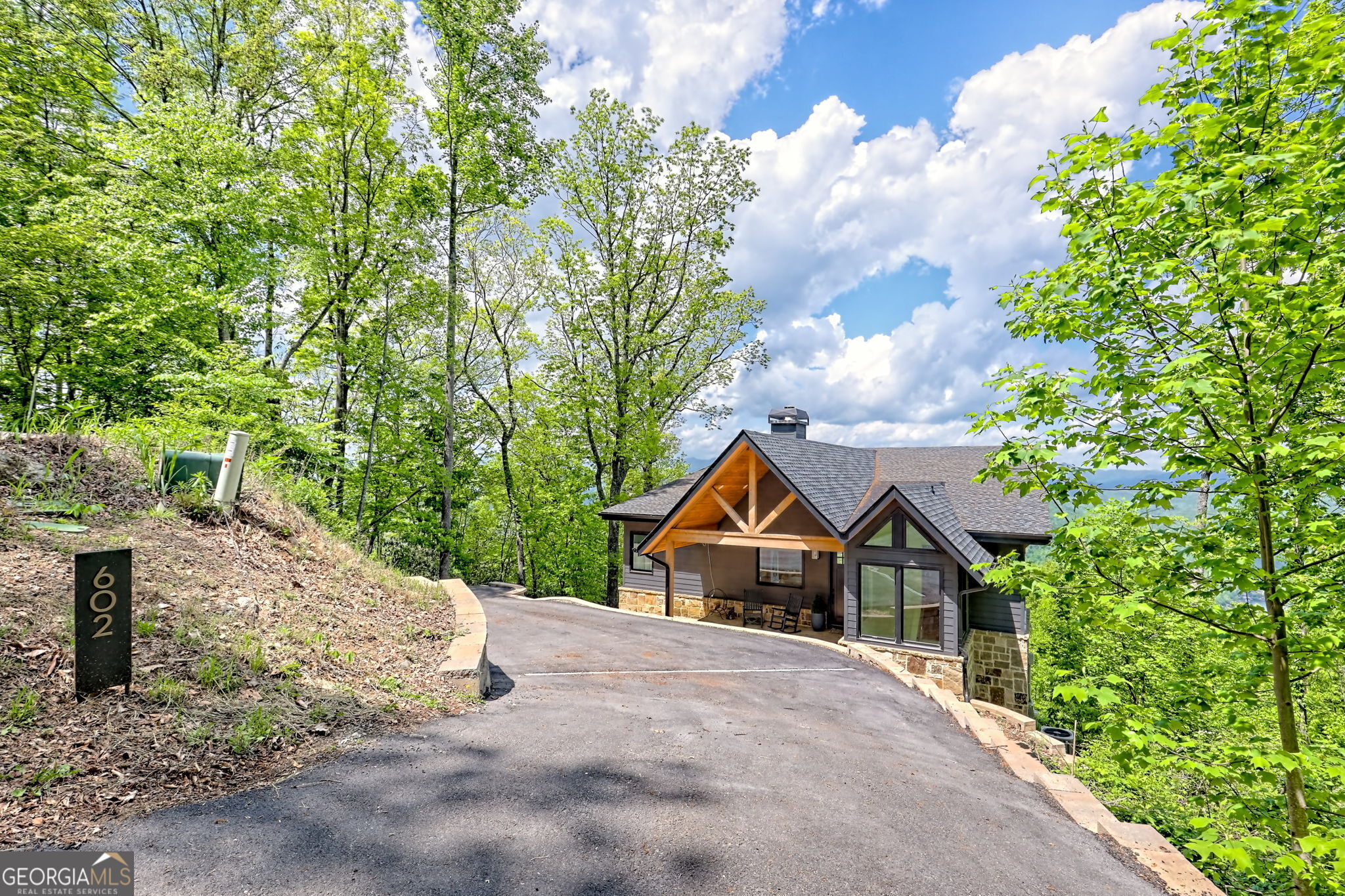 602 Charmont Drive Tiger GA 30576
