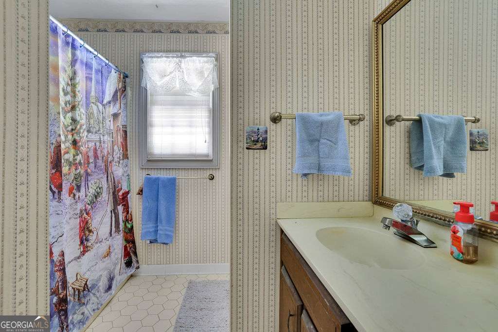 1339 Saint Michaels Court SW Lilburn GA 30047