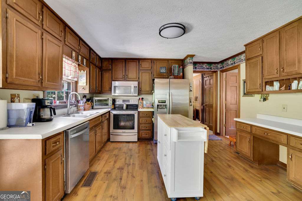1339 Saint Michaels Court SW Lilburn GA 30047