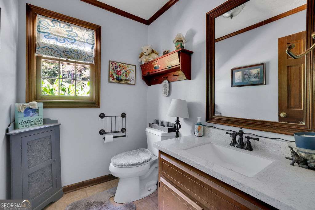 1339 Saint Michaels Court SW Lilburn GA 30047
