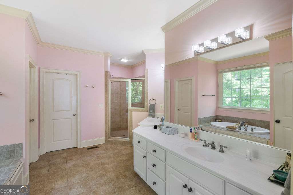 1774 Bridge Water Creek Bishop GA 30621
