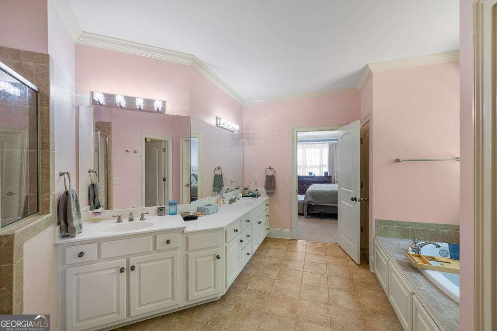 1774 Bridge Water Creek Bishop GA 30621
