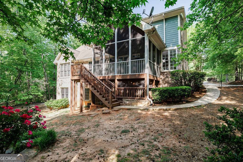 1774 Bridge Water Creek Bishop GA 30621
