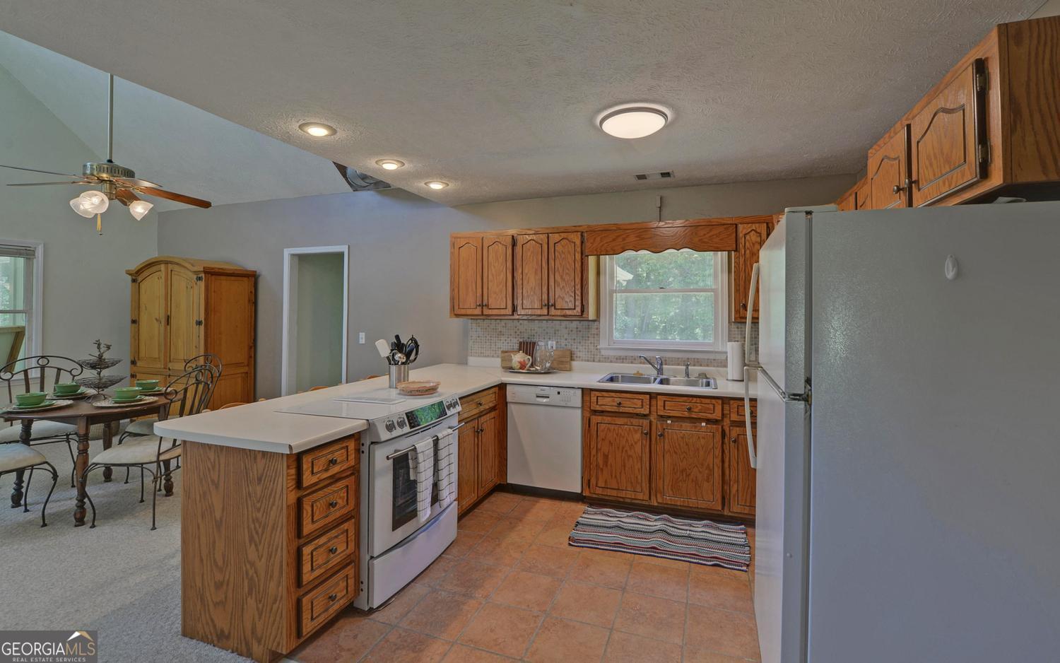 194 Harvey Lane Lavonia GA 30553