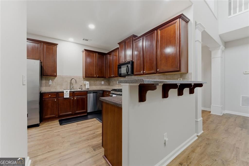 1142 Lake Point Way Suwanee GA 30024