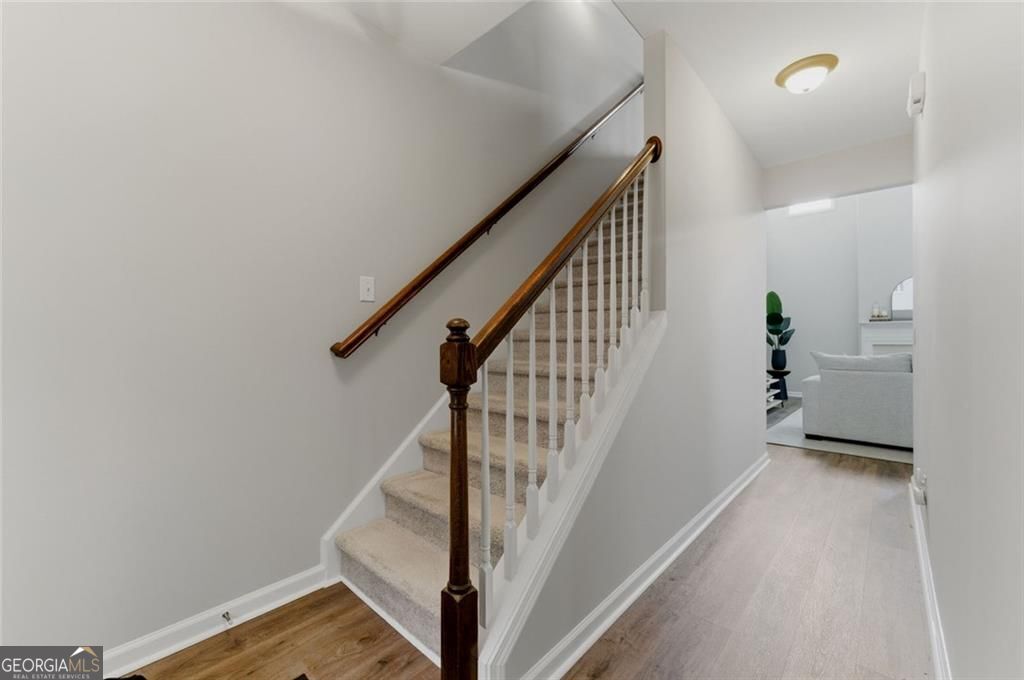 1142 Lake Point Way Suwanee GA 30024